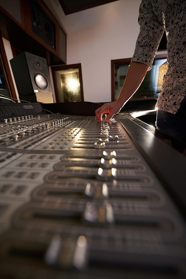 Canadian Audio Engineering Schools Learn Sound Production