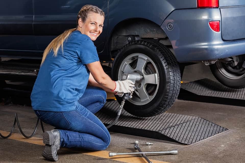How to Become a Mechanic in Canada: What You Need to Know