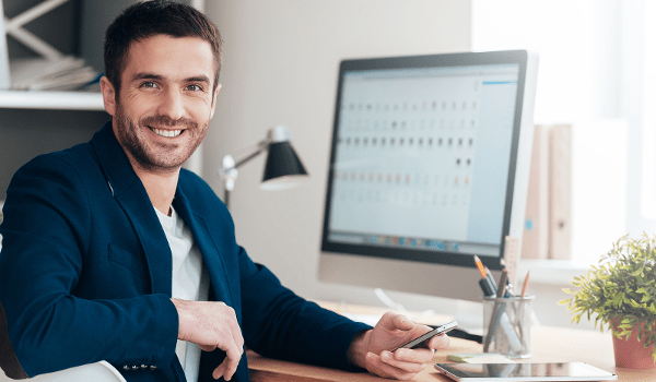 Traveling jobs for creative people